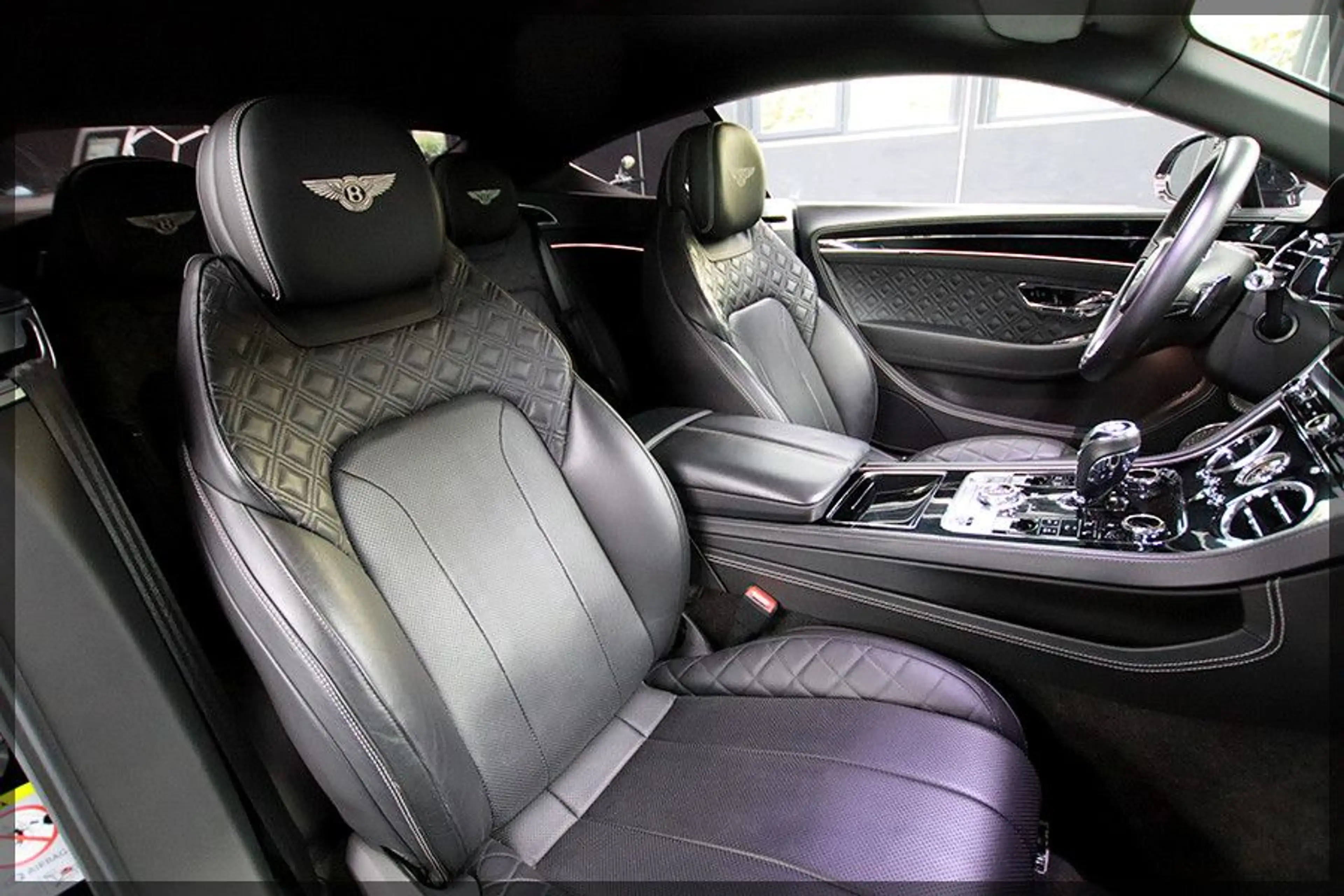 Bentley Continental GT 6.0 W12 4WD DCT CAM / PDC / MWST — photo 10