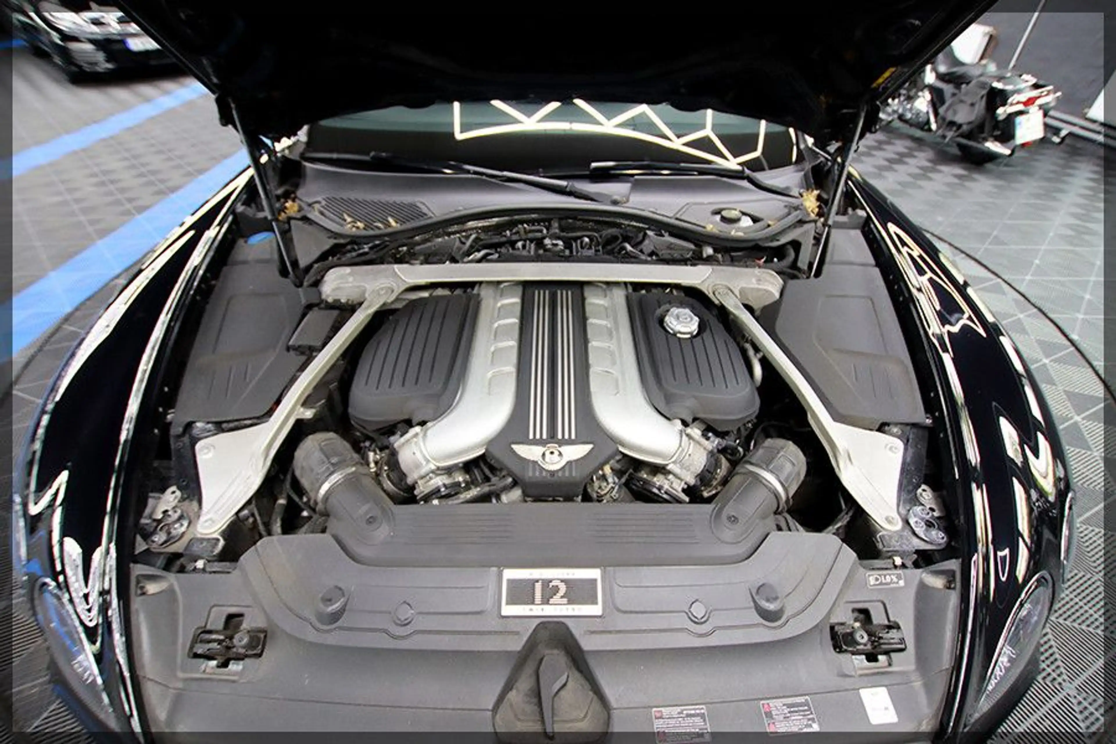 Bentley Continental GT 6.0 W12 4WD DCT CAM / PDC / MWST — photo 15