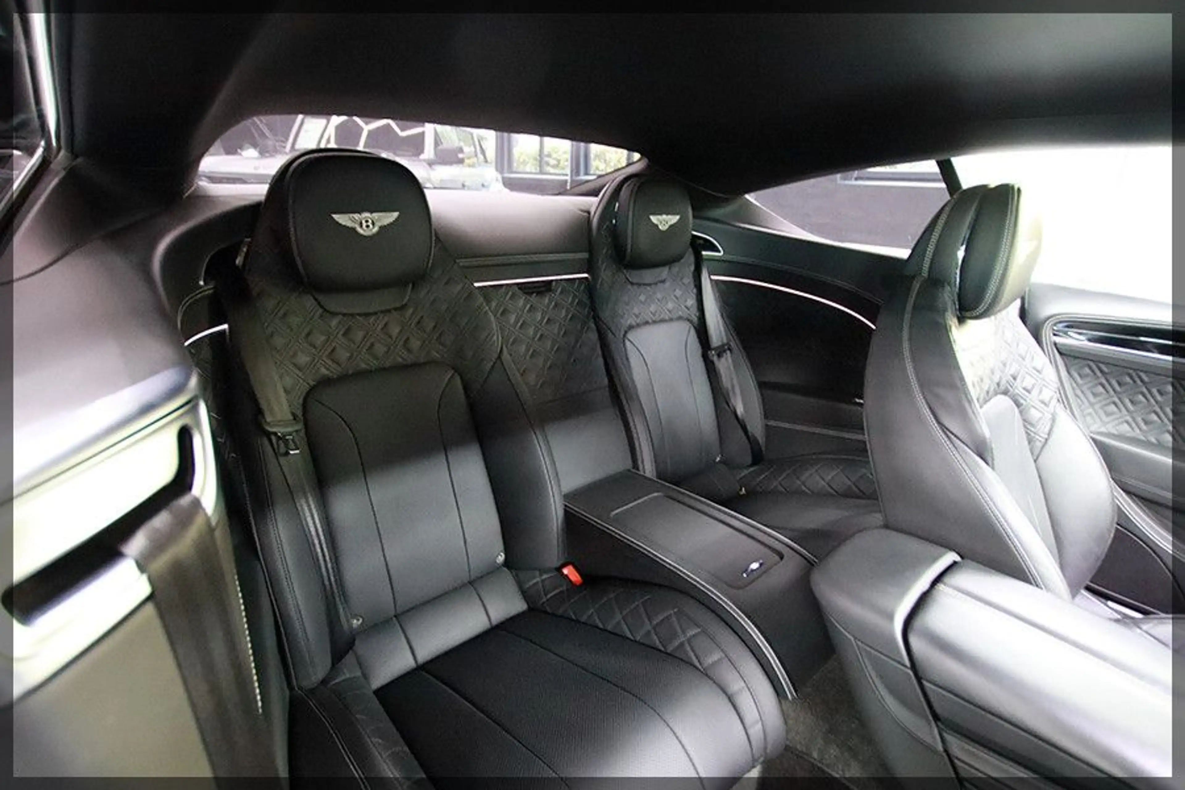 Bentley Continental GT 6.0 W12 4WD DCT CAM / PDC / MWST — photo 11