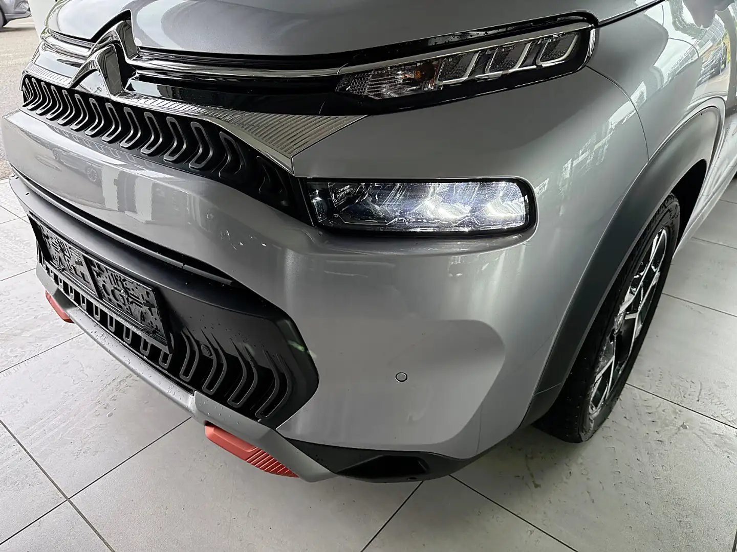 Citroen C3 Aircross BlueHDi 110 S&S 6-Gang-Manuell Shine Grau - 2