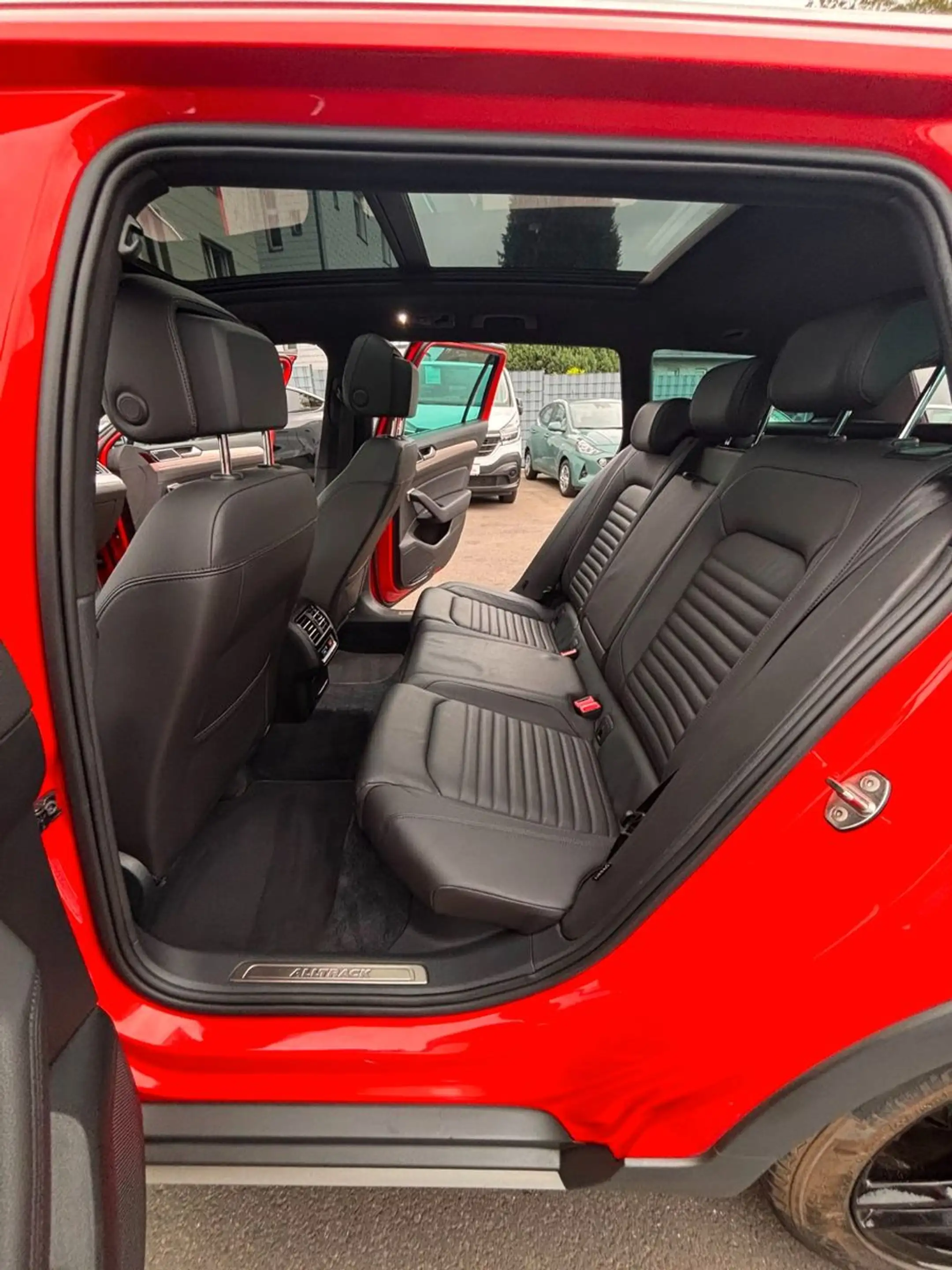Volkswagen Passat Alltrack 4 motion # Head Up # MWST. — photo 12