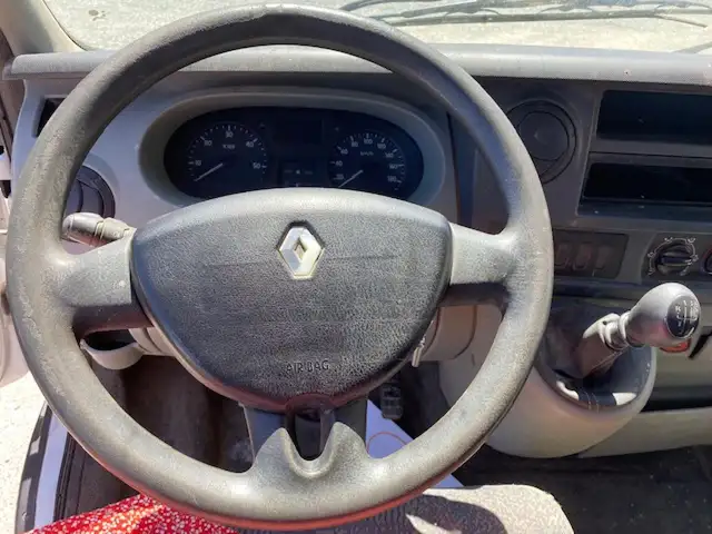 Renault Master view 11