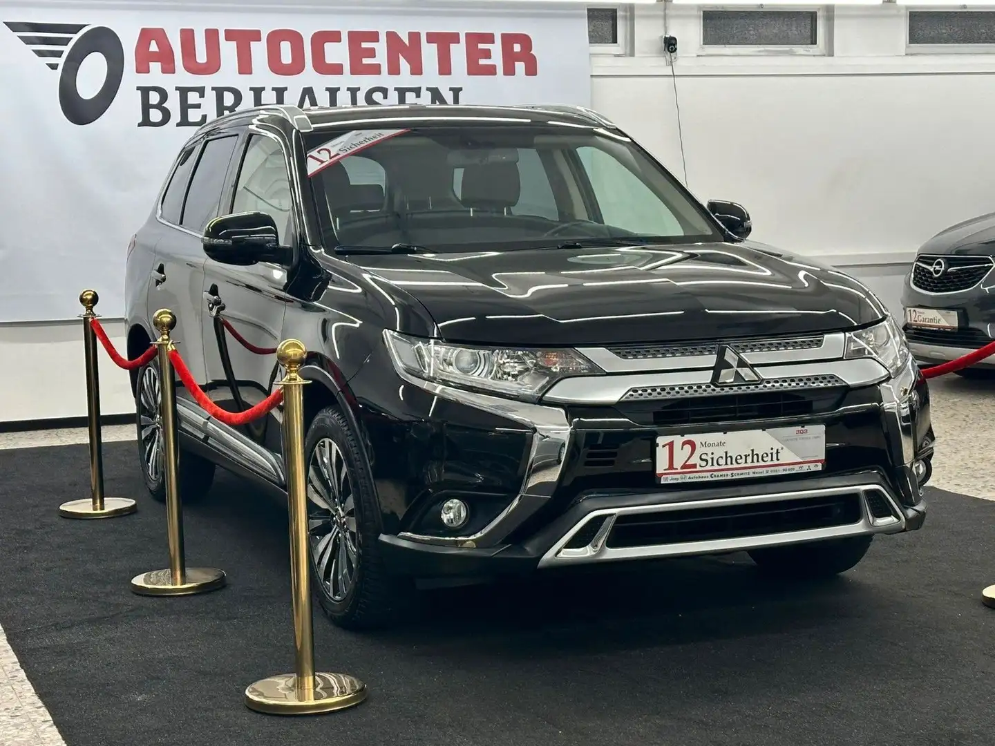 Mitsubishi Outlander Diamant Edition+ 2WD*AUTOMATIK*CARPLAY Schwarz - 2
