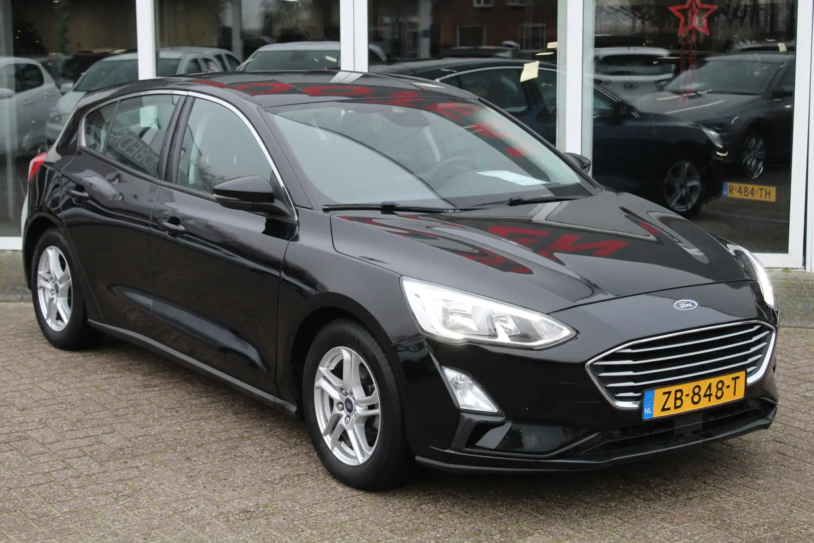 Ford Focus 1.0 EcoBoost Trend Edition Business Schwarz - 2