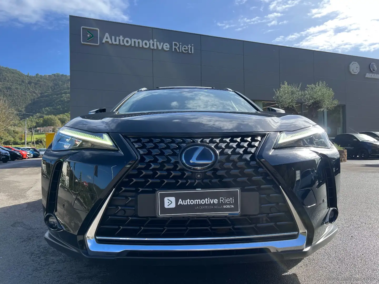 Lexus UX 200 Hybrid Premium Noir - 2