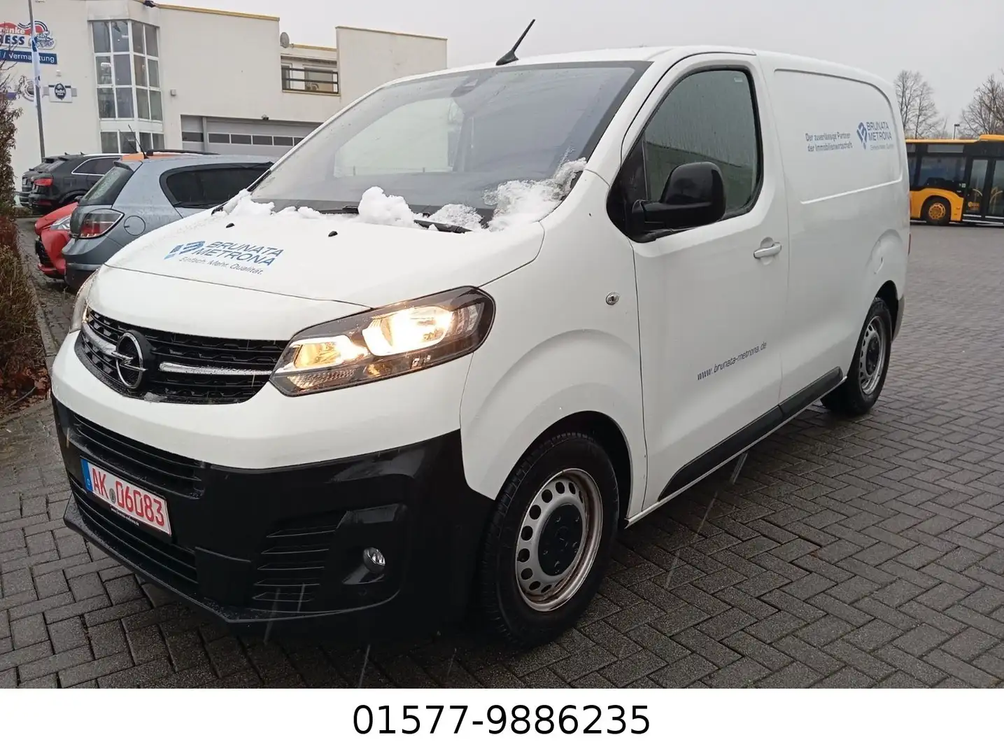Opel Vivaro Blanc - 2