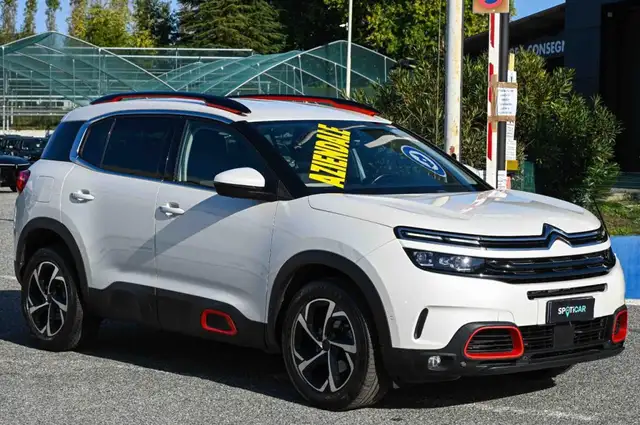 Citroen C5 Aircross view 2