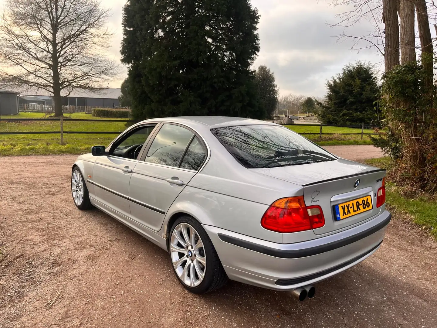 BMW 323 3-serie 323i Executive Grijs - 2