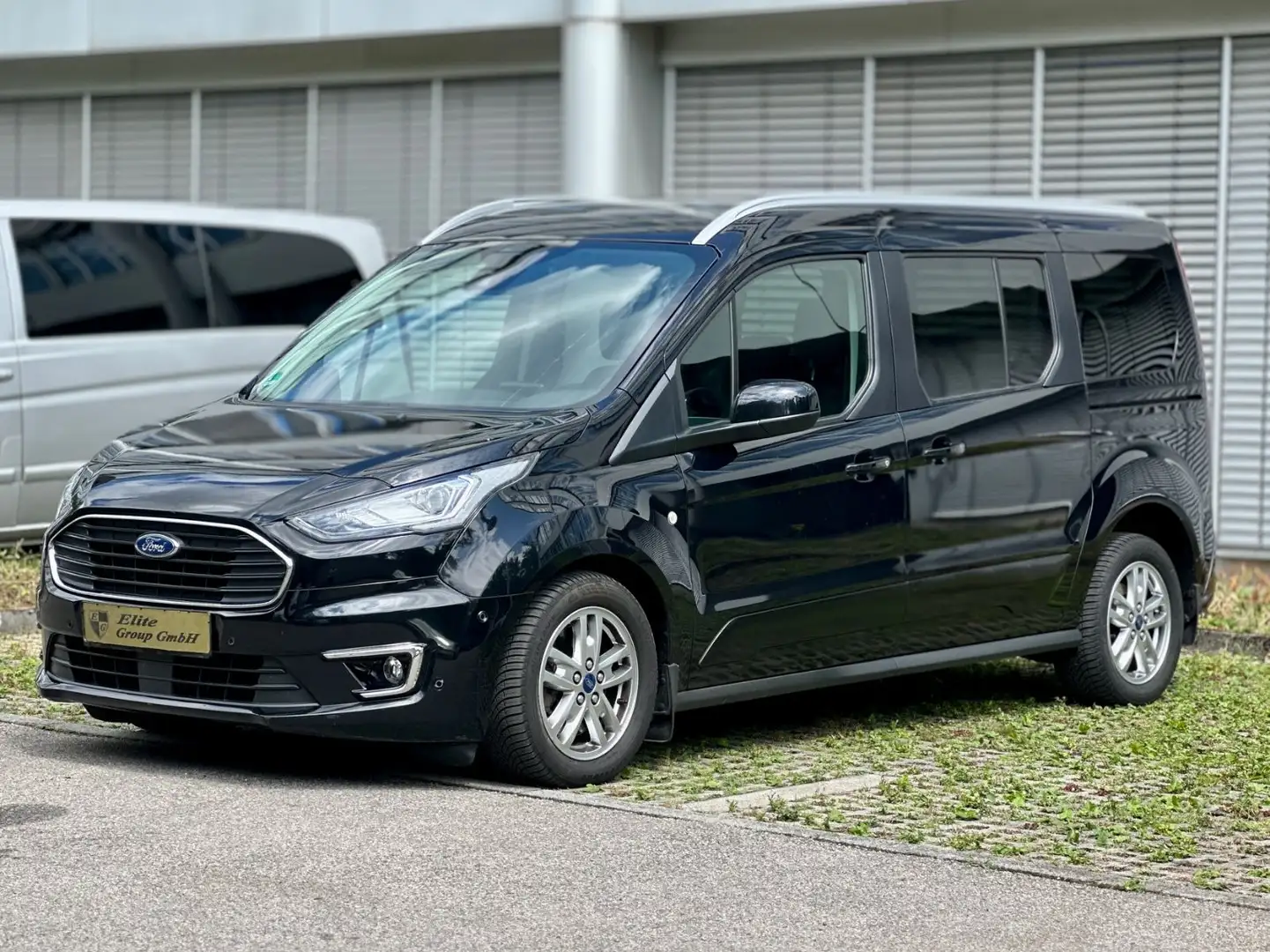 Ford Grand Tourneo Connect Titanium*ACC*Pano*7-Sitzer Noir - 1
