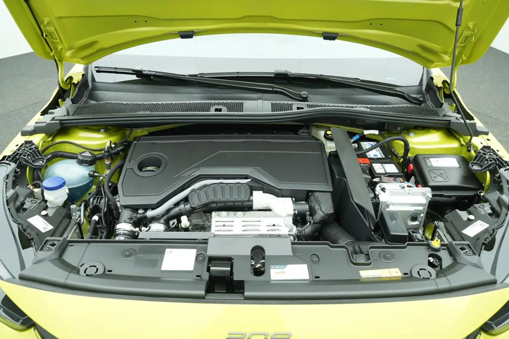 Peugeot 208 GT HYBRID 145 e-DSC6 Gelb - 2
