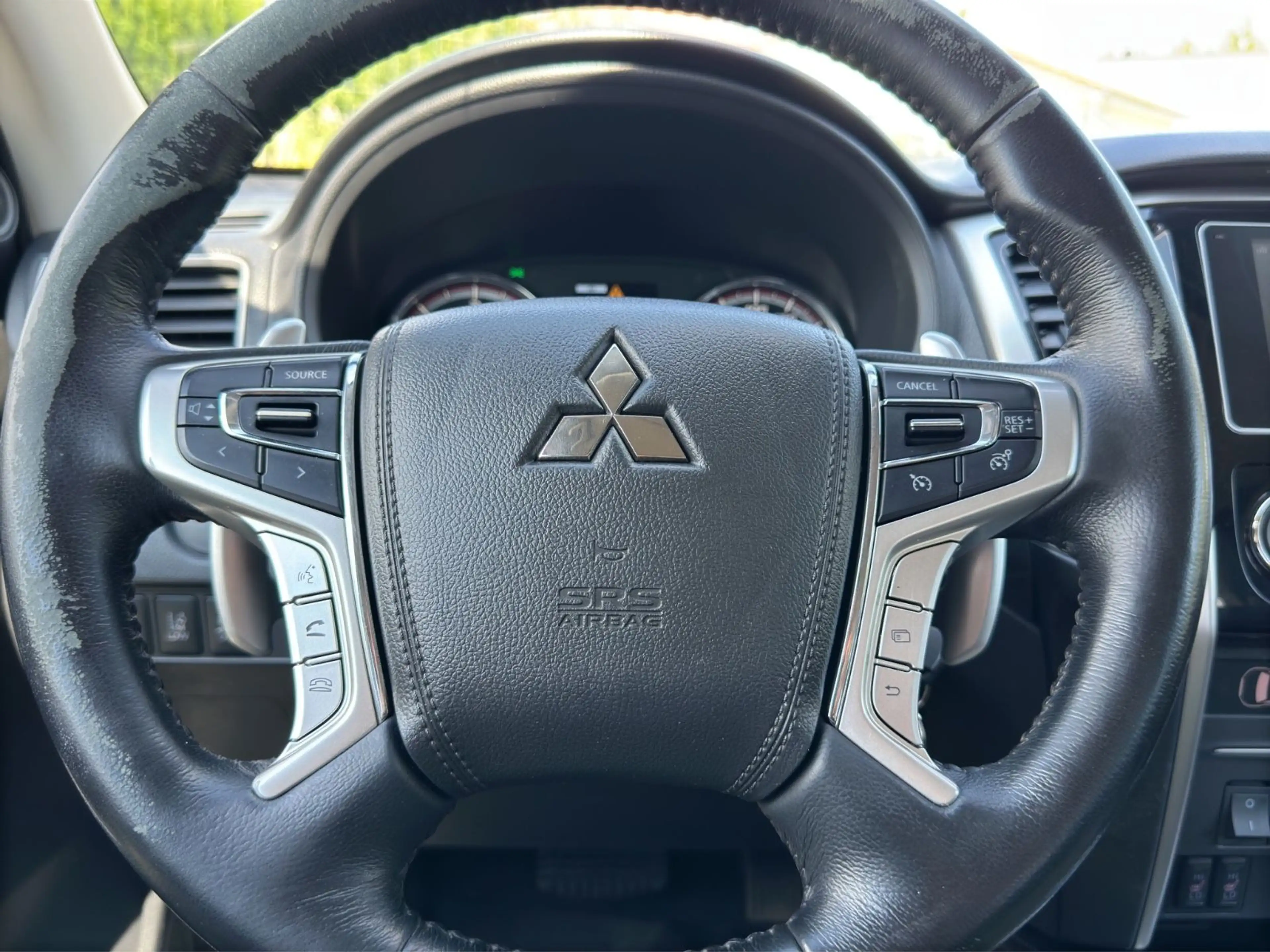 Mitsubishi L200 Plus Doppelkabine 4WD Navi Automatik — photo 14