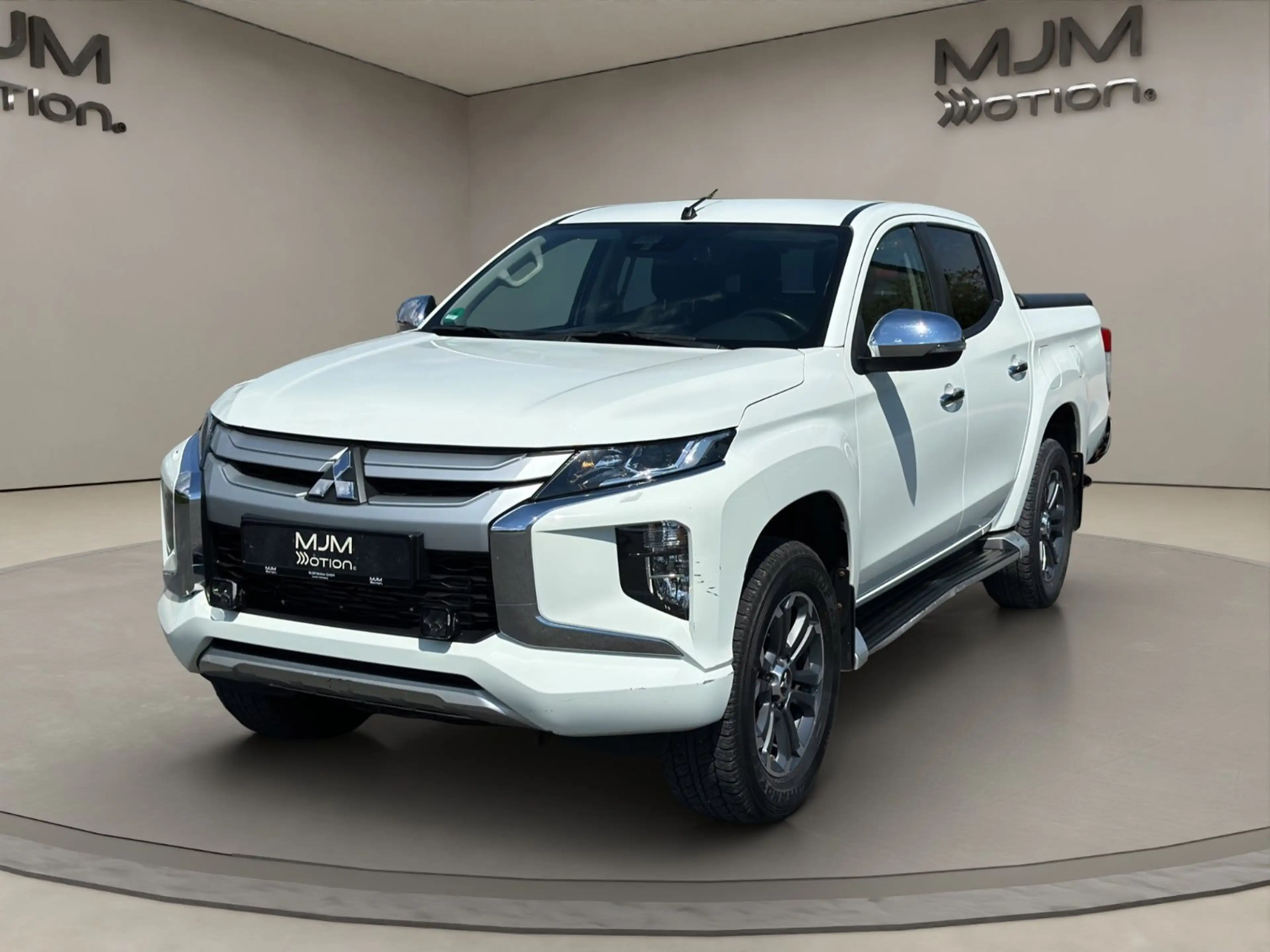 Mitsubishi L200 Plus Doppelkabine 4WD Navi Automatik — photo 3