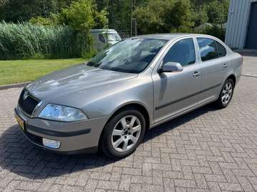 1.6 Ambiente AIRCO PARKEERSENSOR TREKHAAK ELEKTRIS