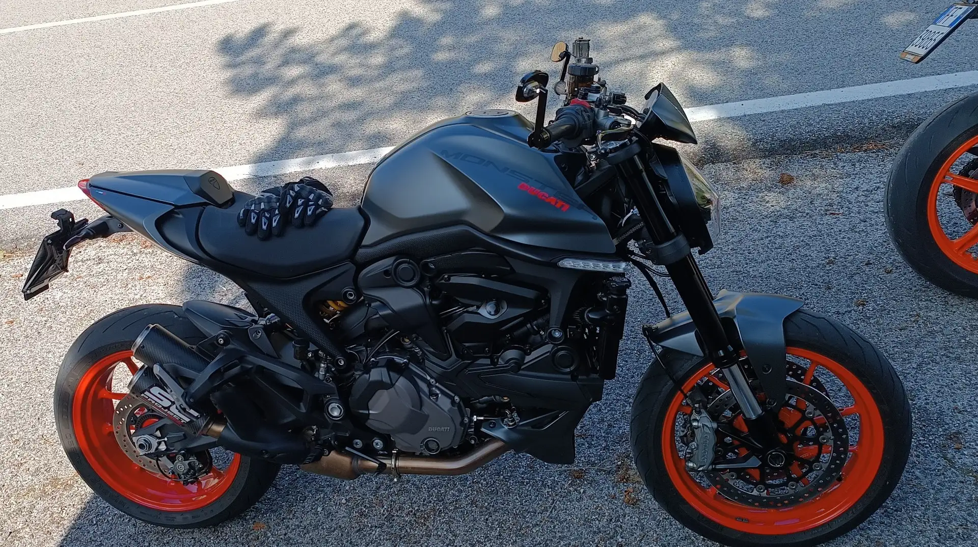 Ducati Monster 937 Plus Grigio - 2
