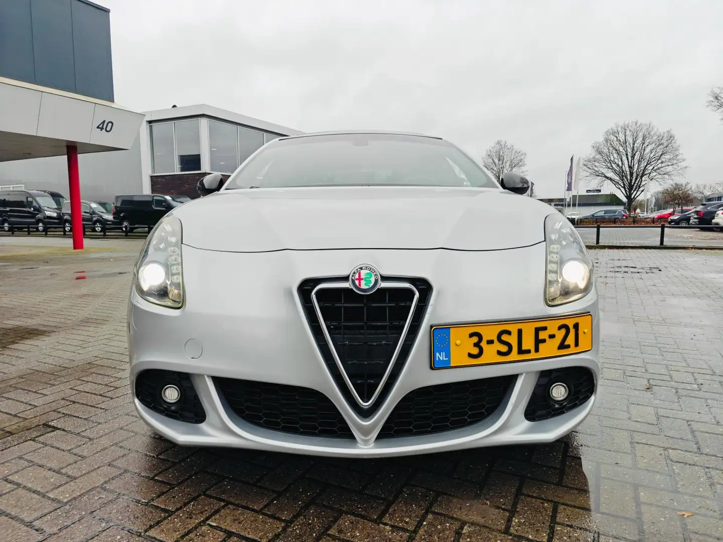 Alfa Romeo Giulietta 1.7 TBi Quadrifoglio Verde Grijs - 2