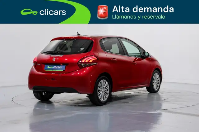 Peugeot 208 view 5