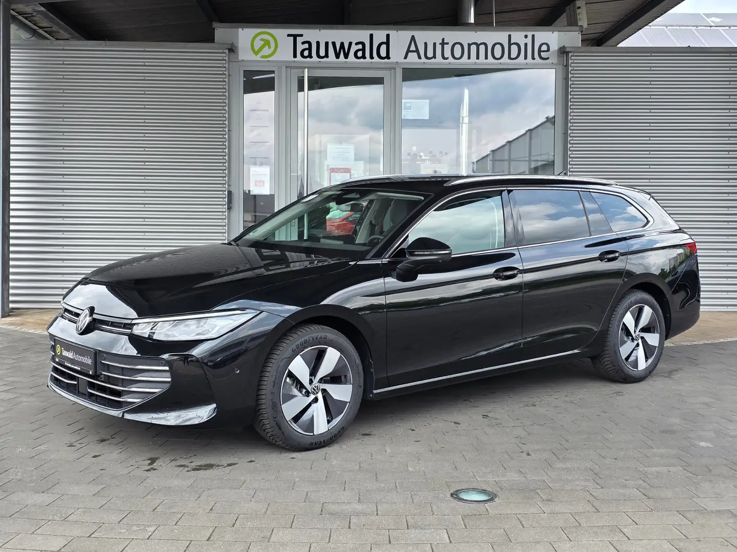 Volkswagen Passat Variant 1.5 eTSI DSG Business AHK/360°/IQ.DRIVE Schwarz - 2