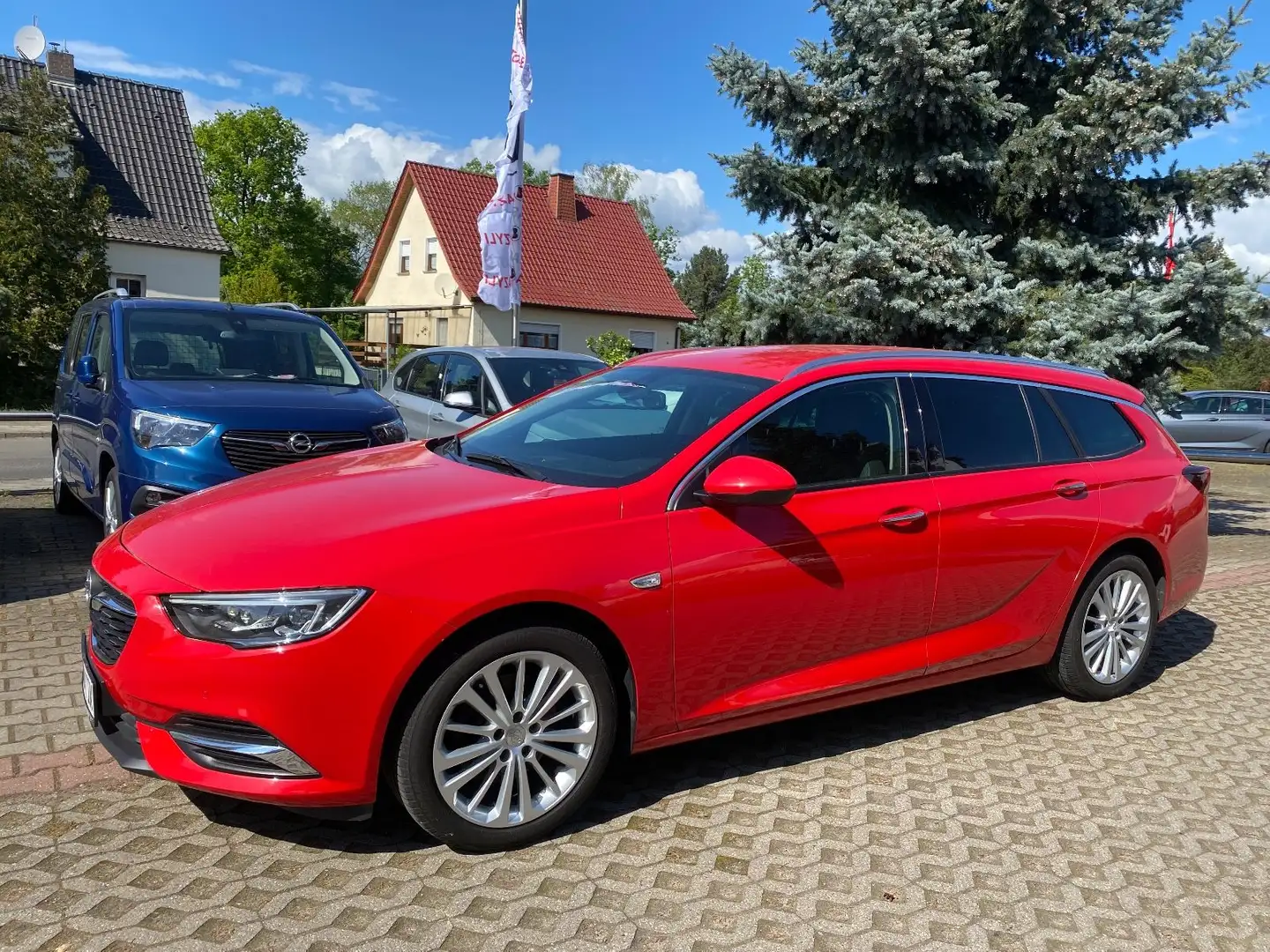 Opel Insignia B Sports Tourer Innovation Rouge - 1