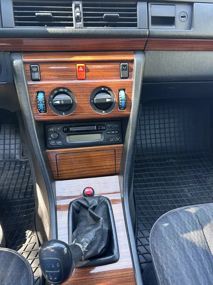 Mercedes-Benz E 260 W 124 E 260, foto 10