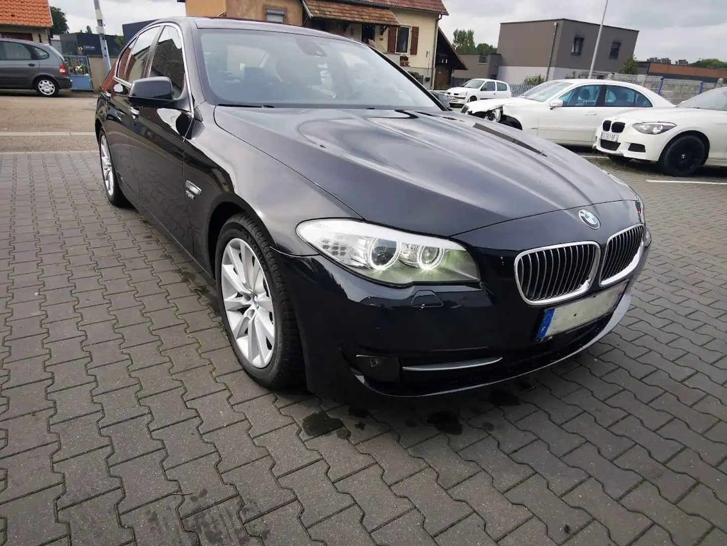 BMW 530 530d xDrive 258ch Sport Design A Schwarz - 1