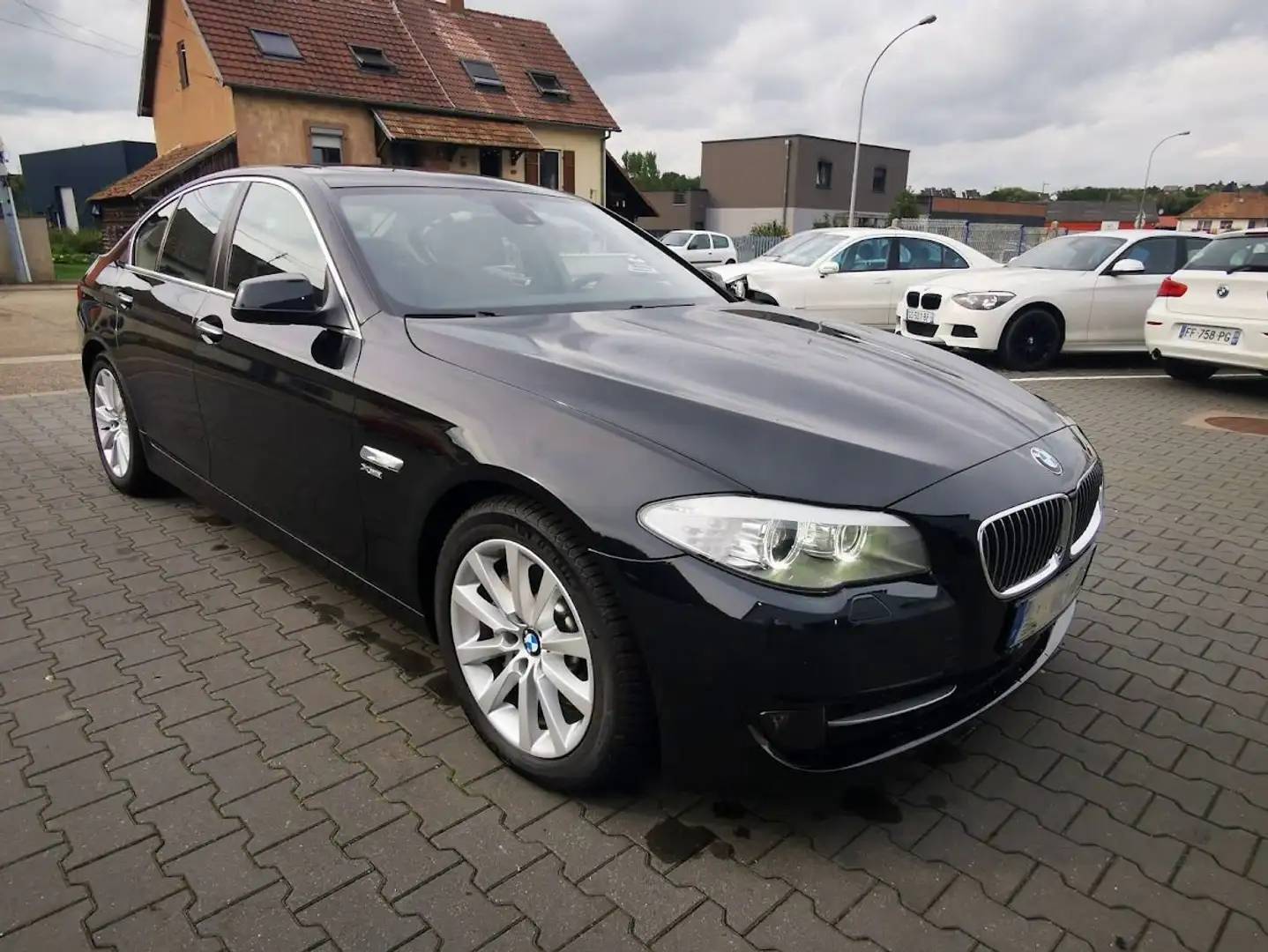 BMW 530 530d xDrive 258ch Sport Design A Schwarz - 2