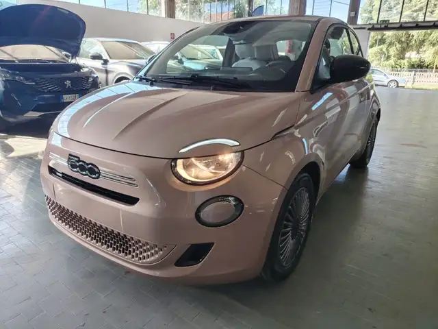 Fiat 500 view 3