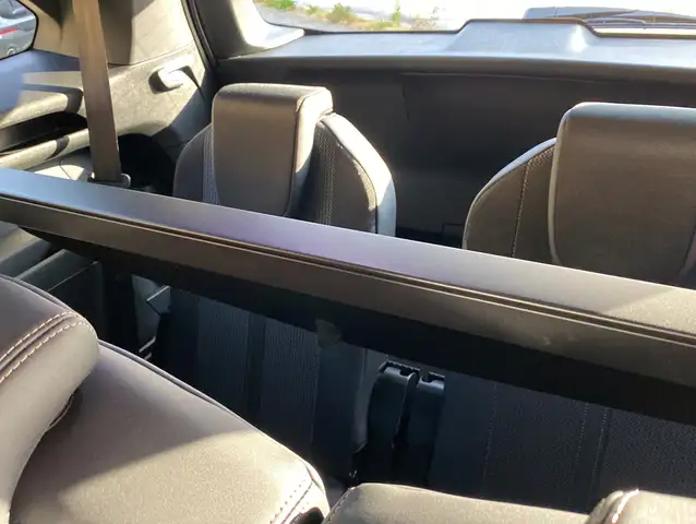 Peugeot 5008 view 8