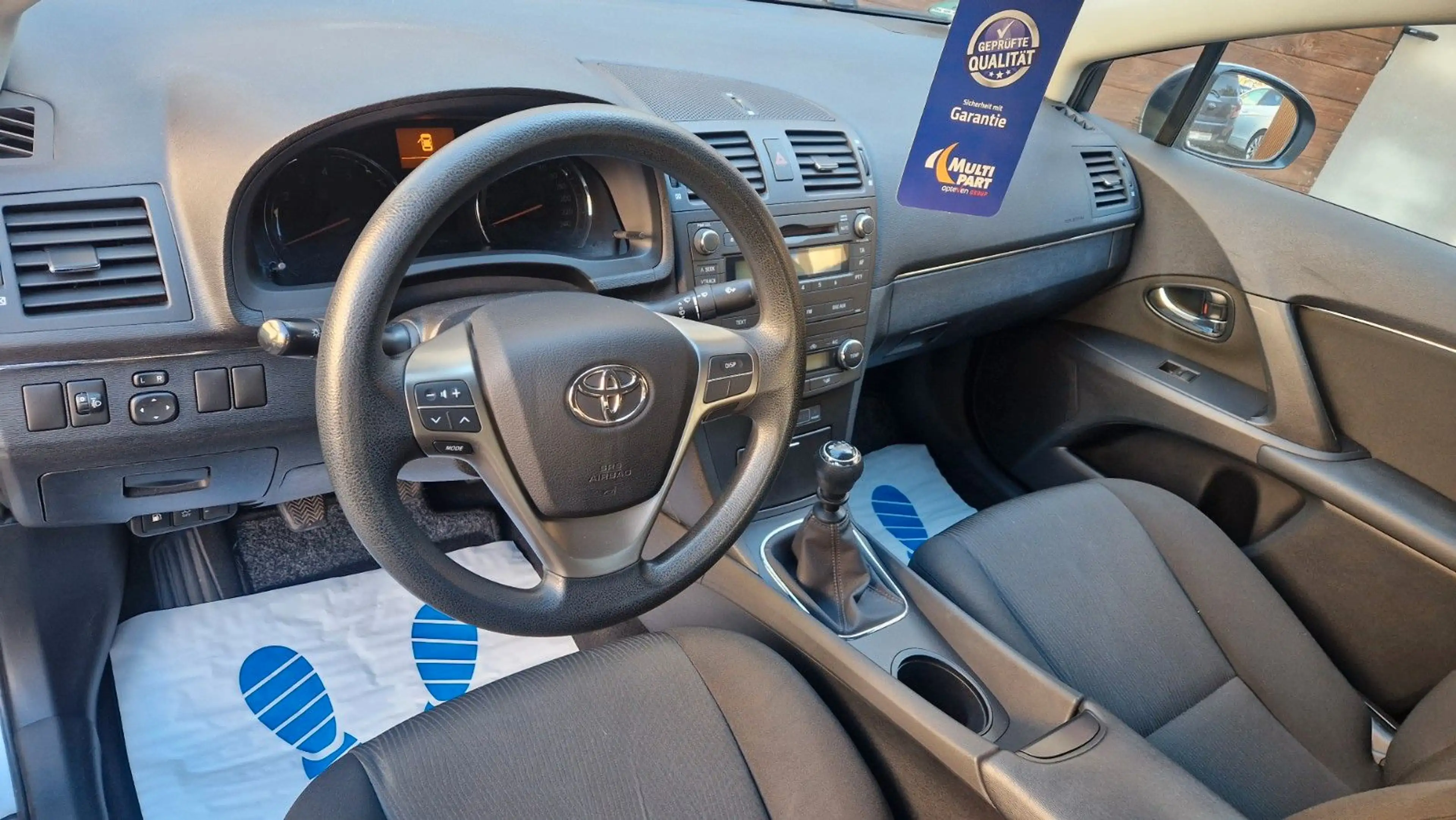 Toyota Avensis — photo 13