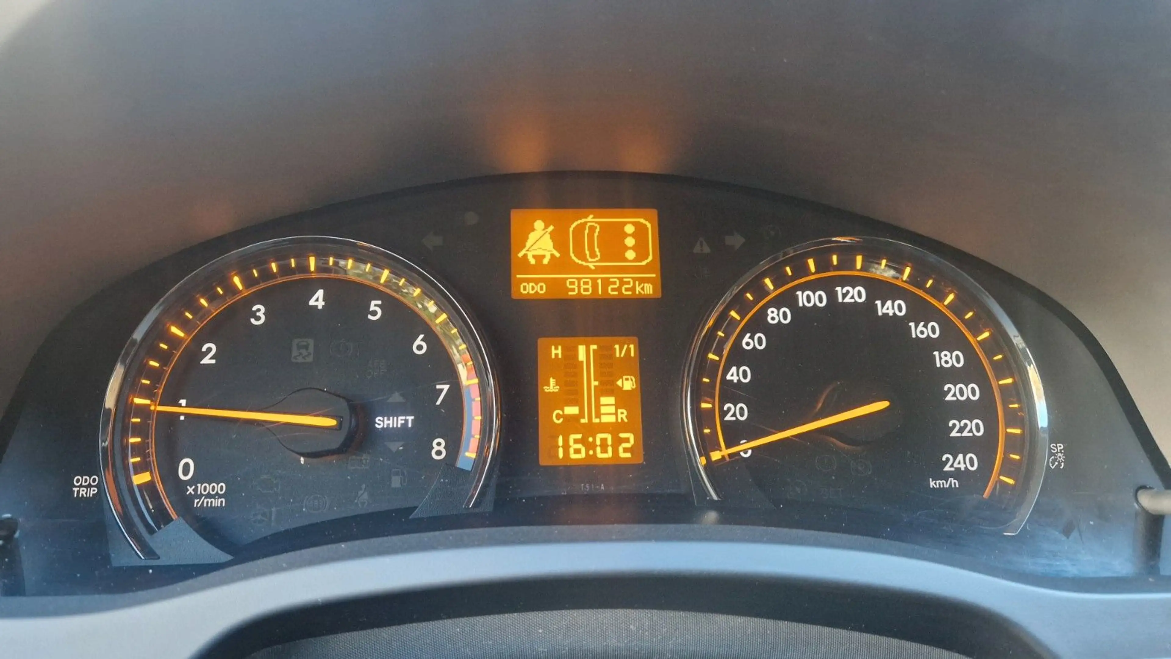 Toyota Avensis — photo 15
