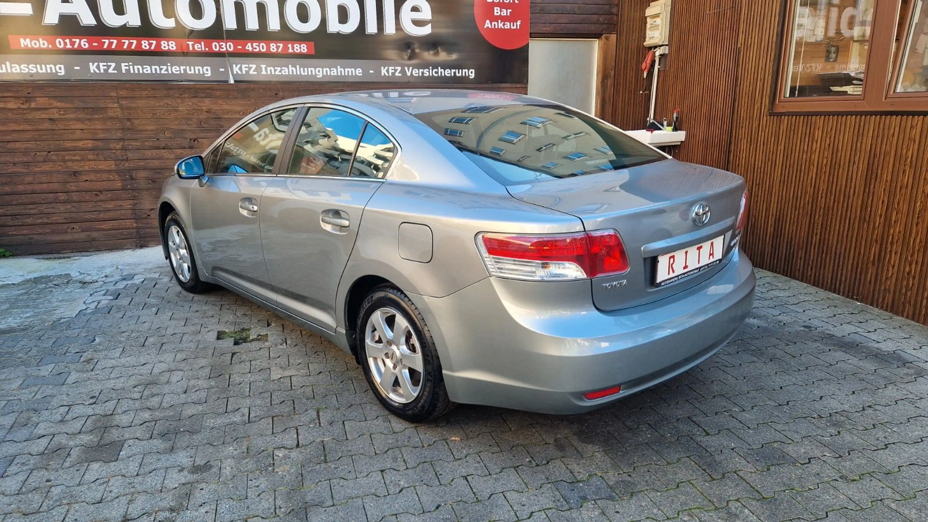 Toyota Avensis — photo 5