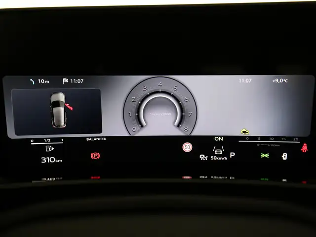 Audi Q3 view 12