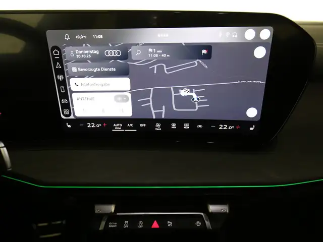Audi Q3 view 13