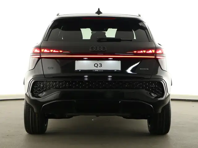 Audi Q3 view 6