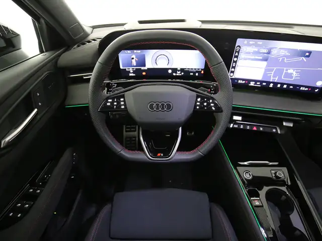 Audi Q3 view 10