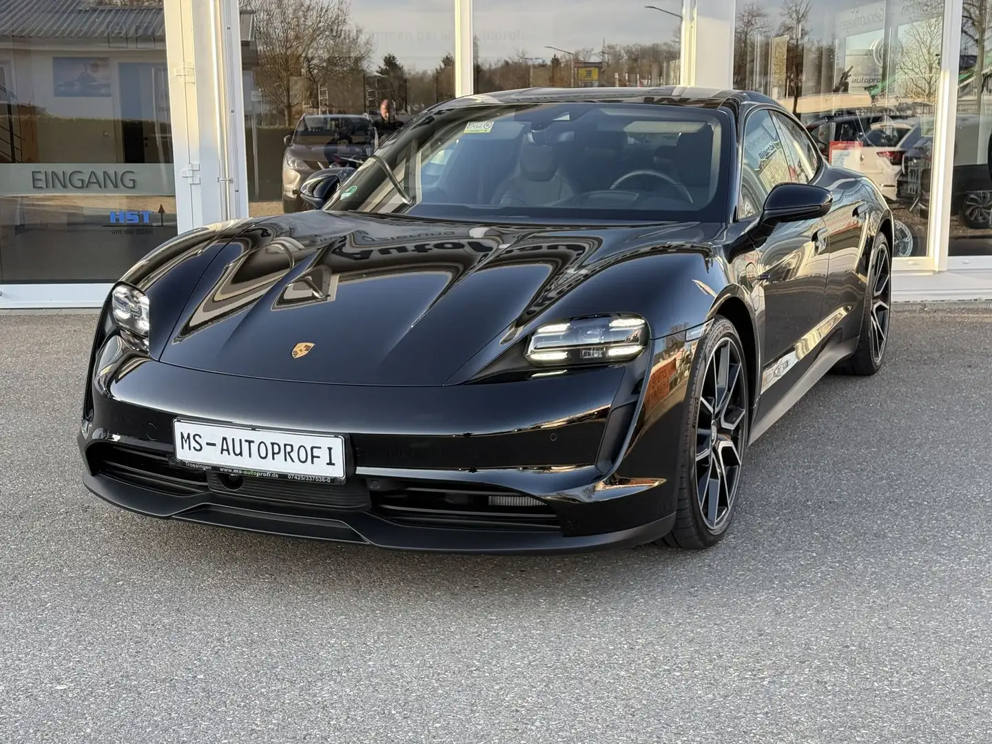 Porsche Taycan Perf. Plus 21" Matrix Sport Leder Approve Schwarz - 2