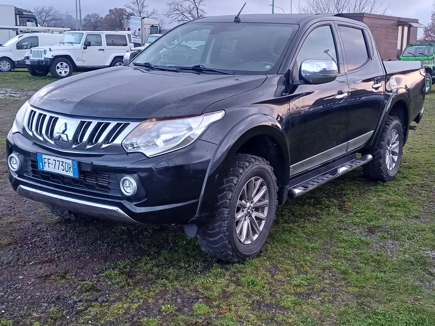 Mitsubishi L200 L200 Cab V 2016 d.cab 2.4d In 4wd 181cv auto N1 E6 Noir - 2