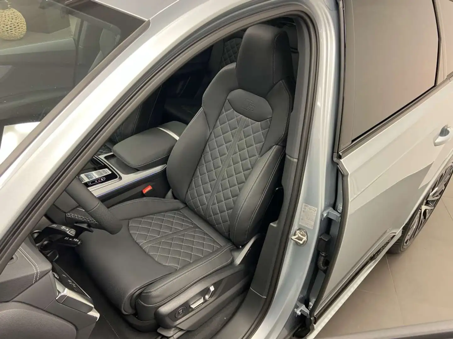 Audi Q7 SUV S line TFSIe quattro 490CV / 360 kW Tiptronic Zilver - 2