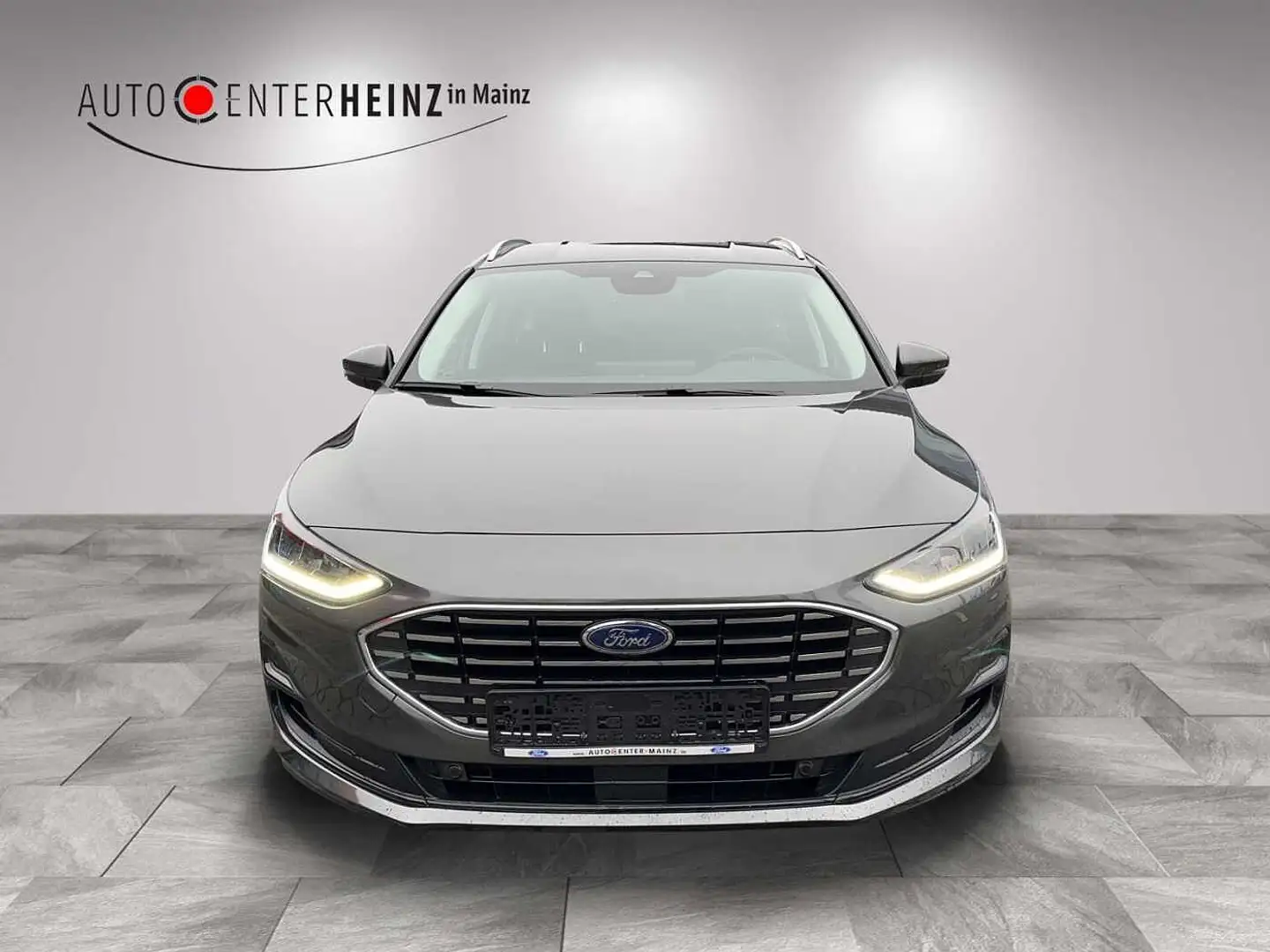 Ford Focus Turnier 1.0 EcoBoost Hybrid TITANIUM X Grau - 2