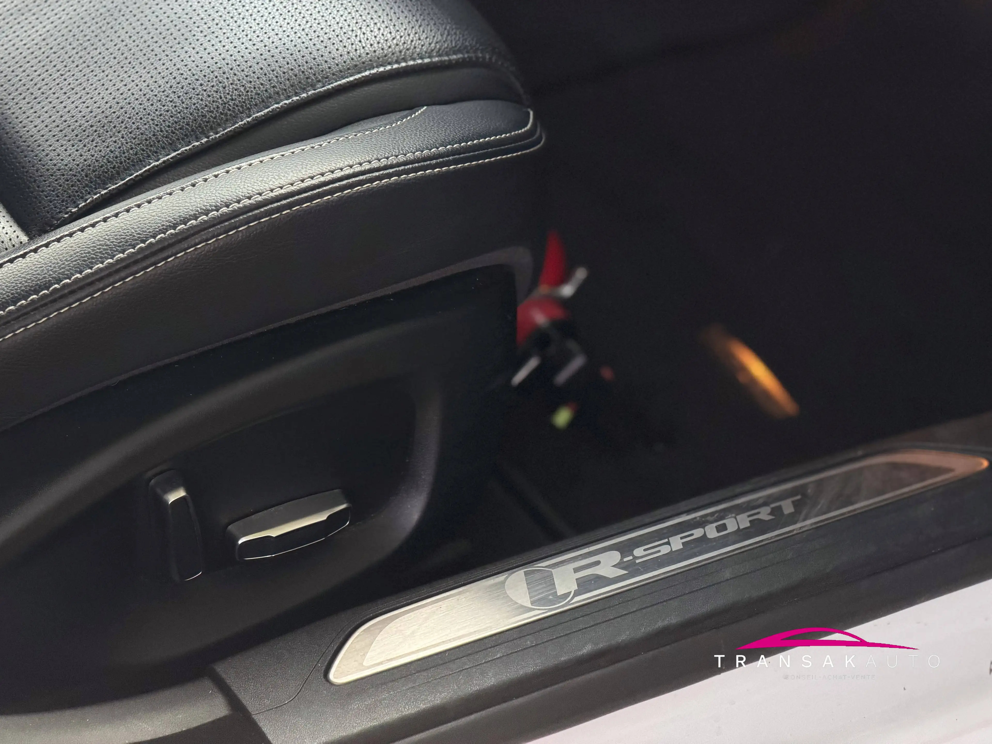 Jaguar XE 2.0 D R-Sport - Suivi entretien - Garantie 12 mois — photo 15