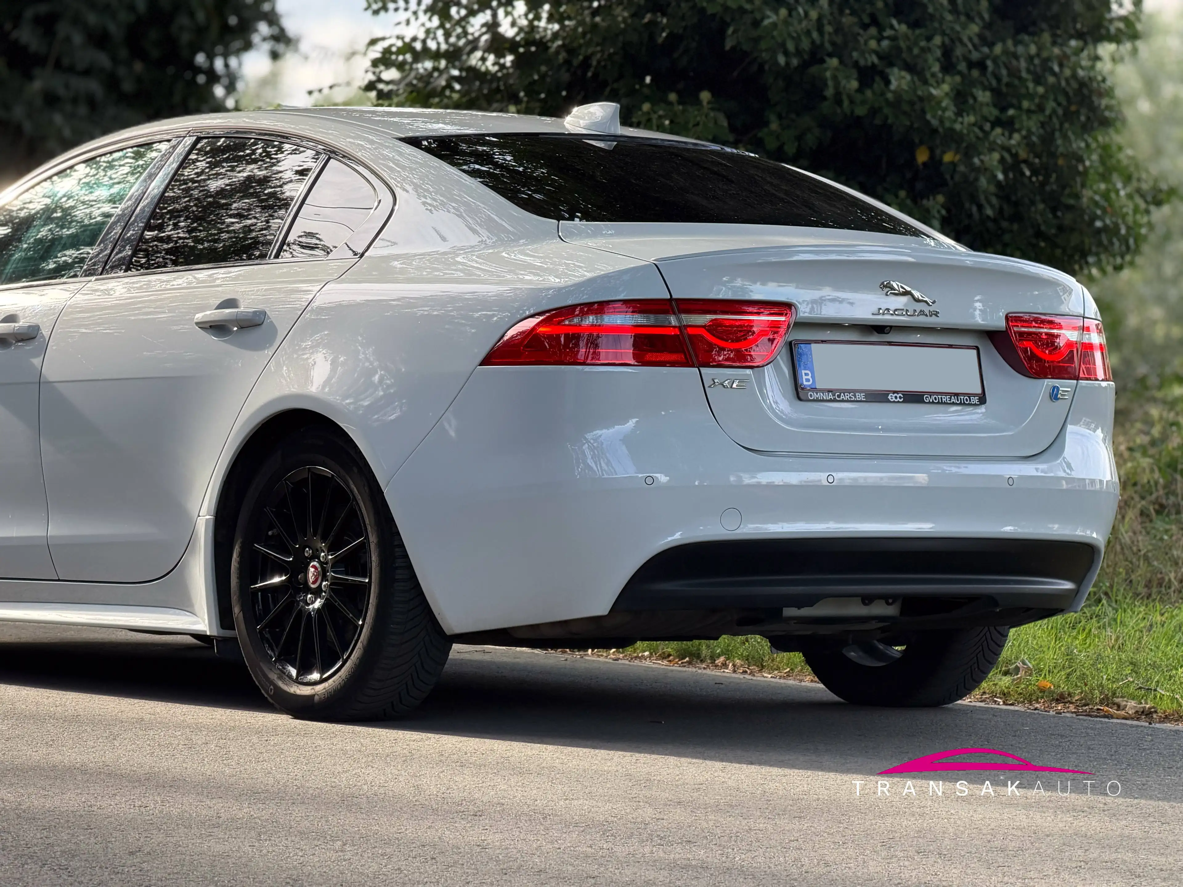 Jaguar XE 2.0 D R-Sport - Suivi entretien - Garantie 12 mois — photo 4