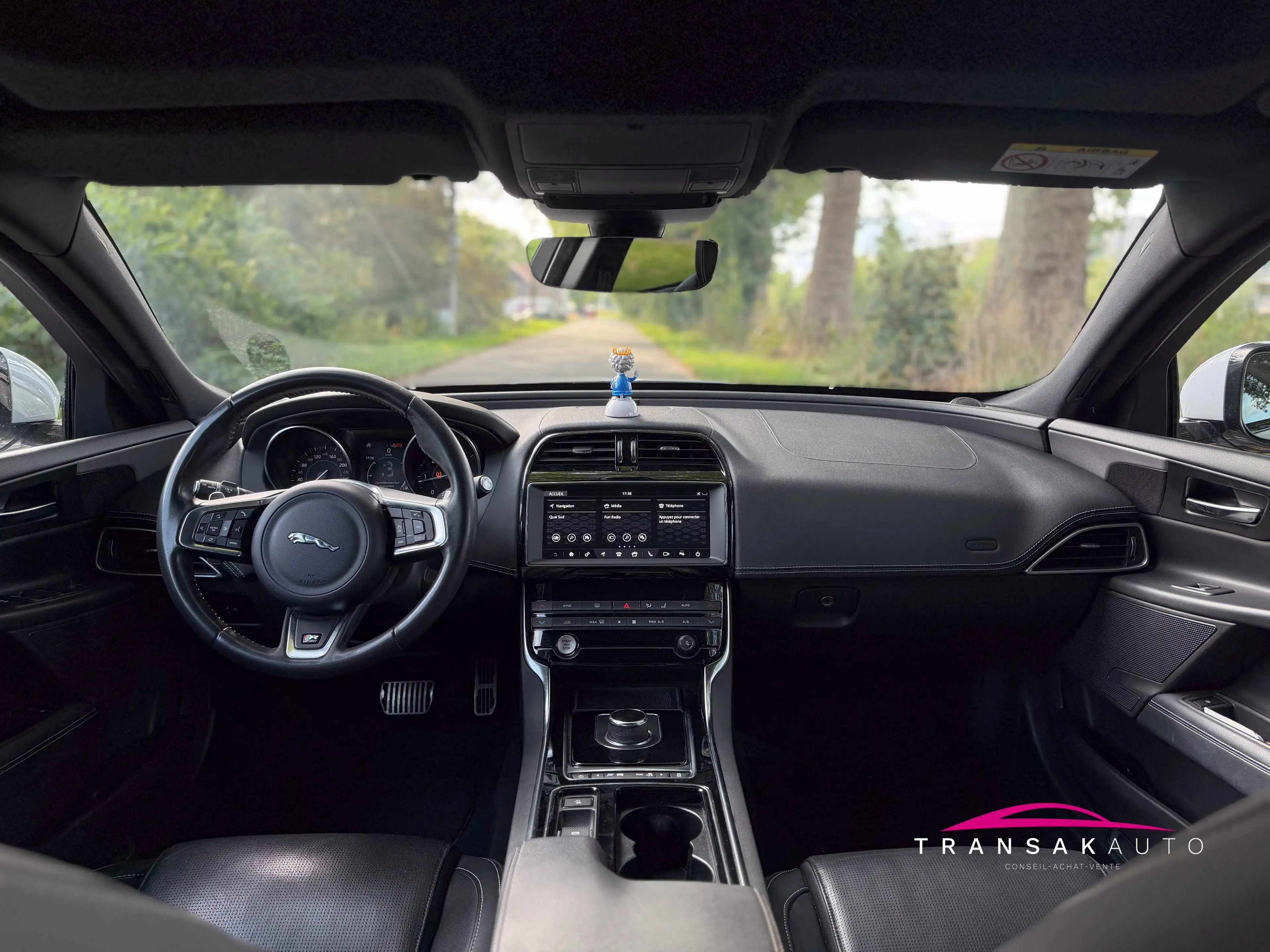 Jaguar XE 2.0 D R-Sport - Suivi entretien - Garantie 12 mois — photo 8