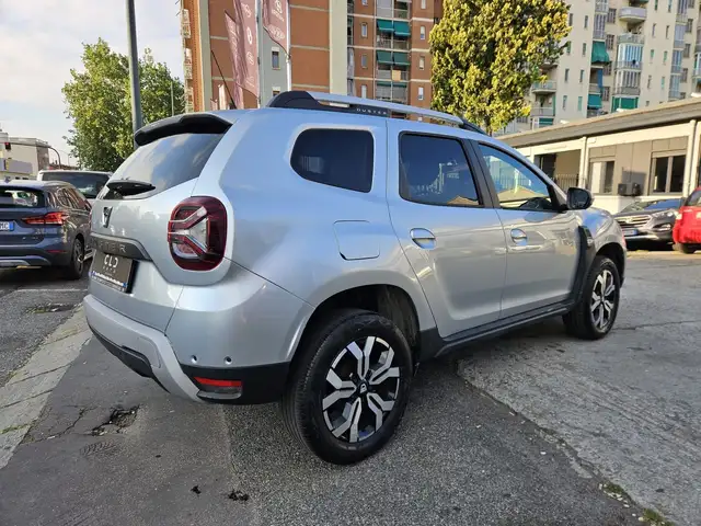 Dacia Duster view 4
