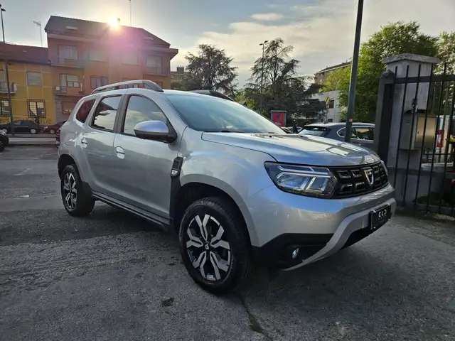 Dacia Duster view 3