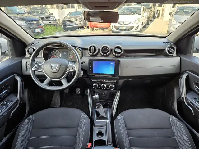 Dacia Duster view 9