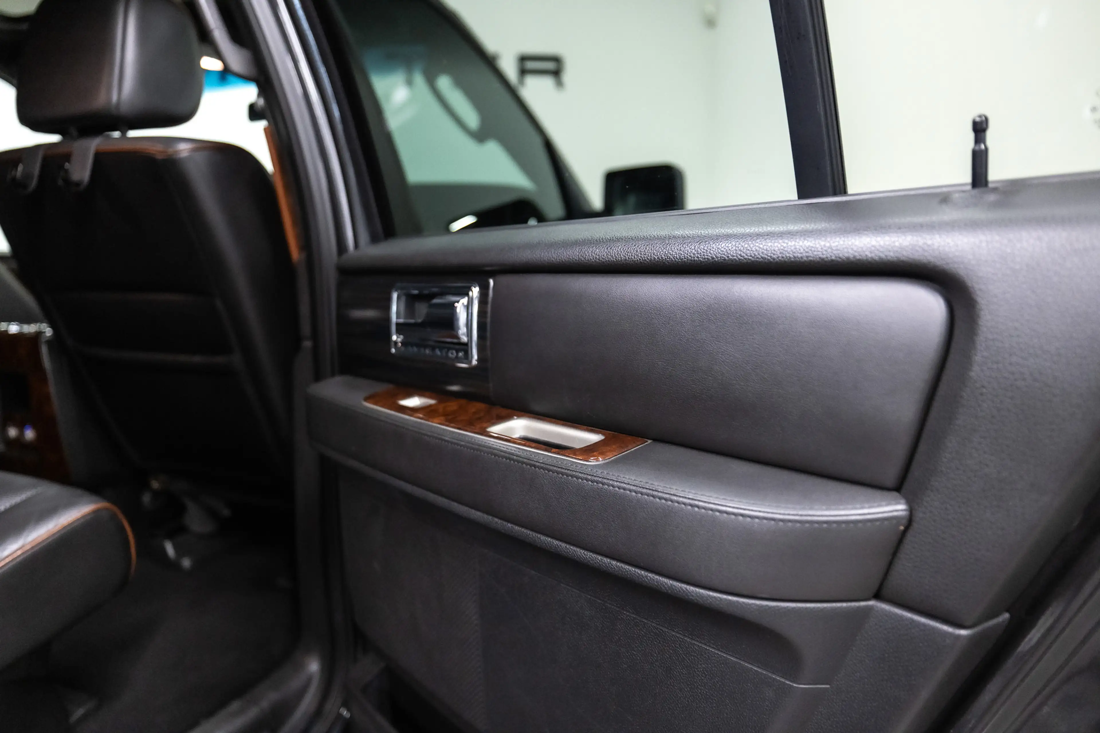 Lincoln Navigator 5.4 Fiscale waarde € 8.000,- — photo 47