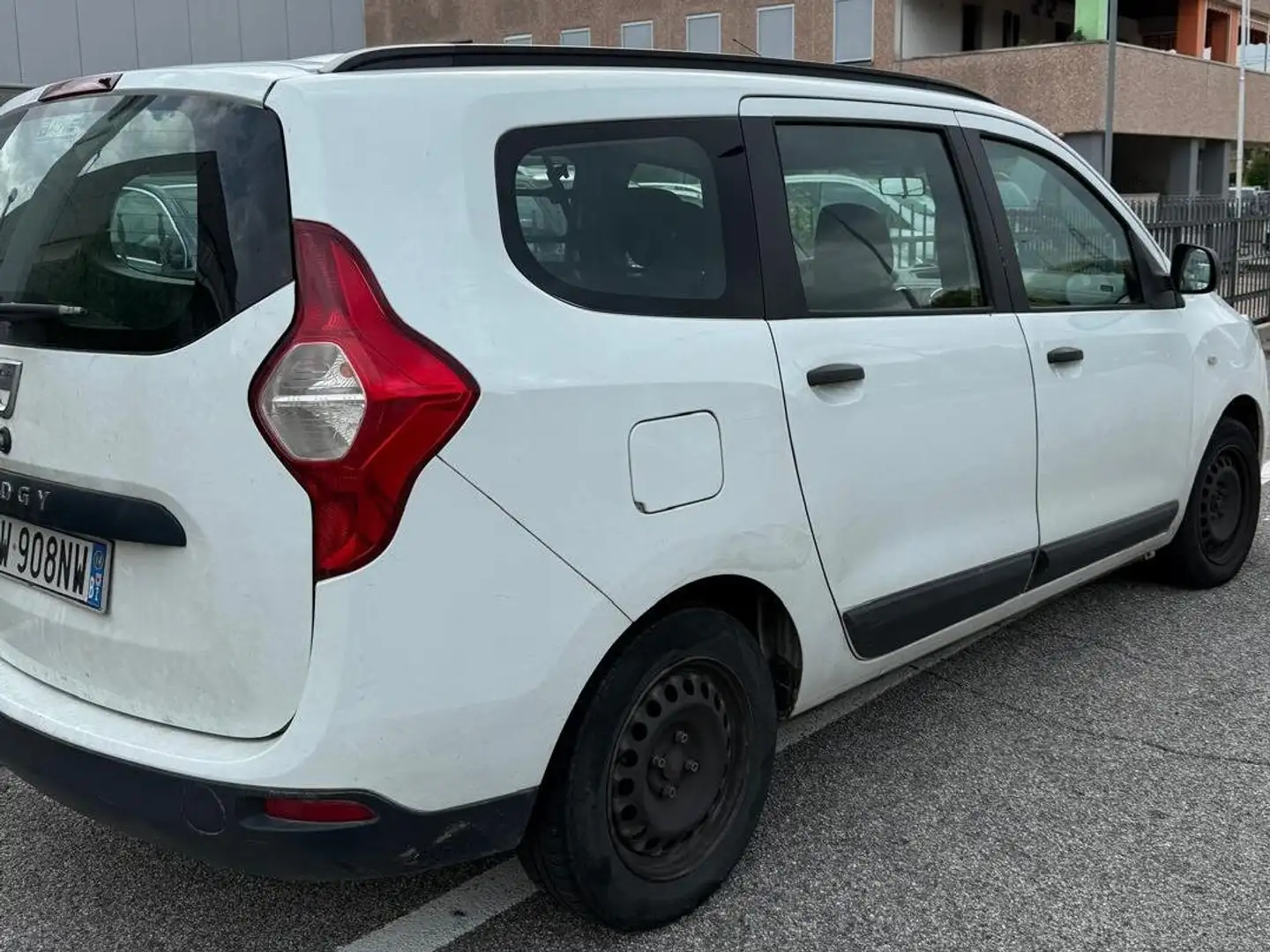Dacia Lodgy Lodgy 1.6 Laureate Gpl 85cv Blanc - 2