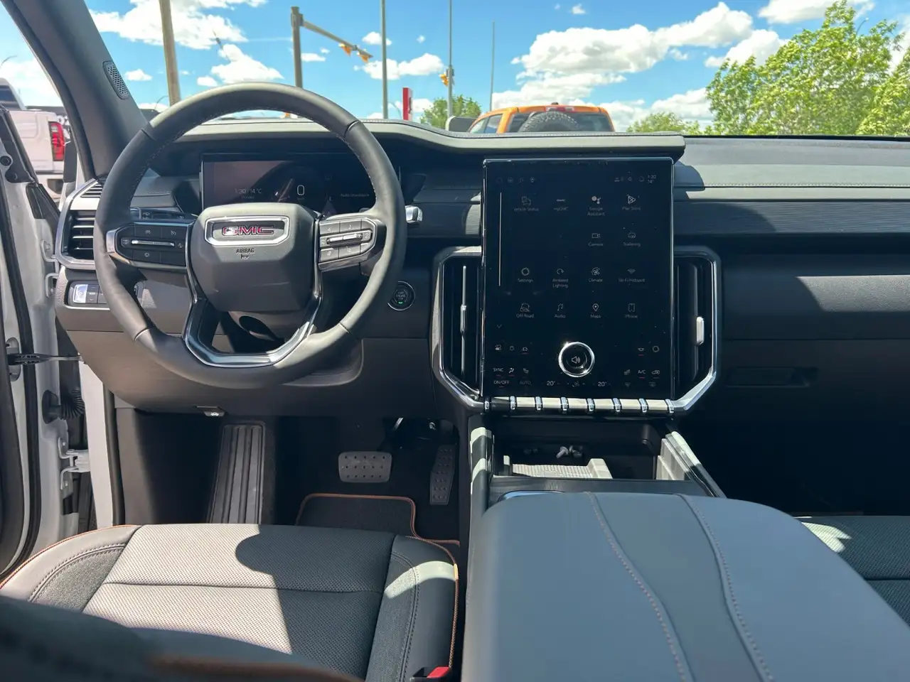 GMC Acadia снимка GMC Acadia