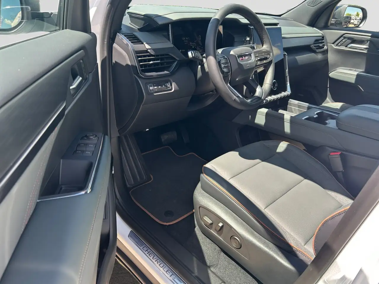 GMC Acadia снимка GMC Acadia