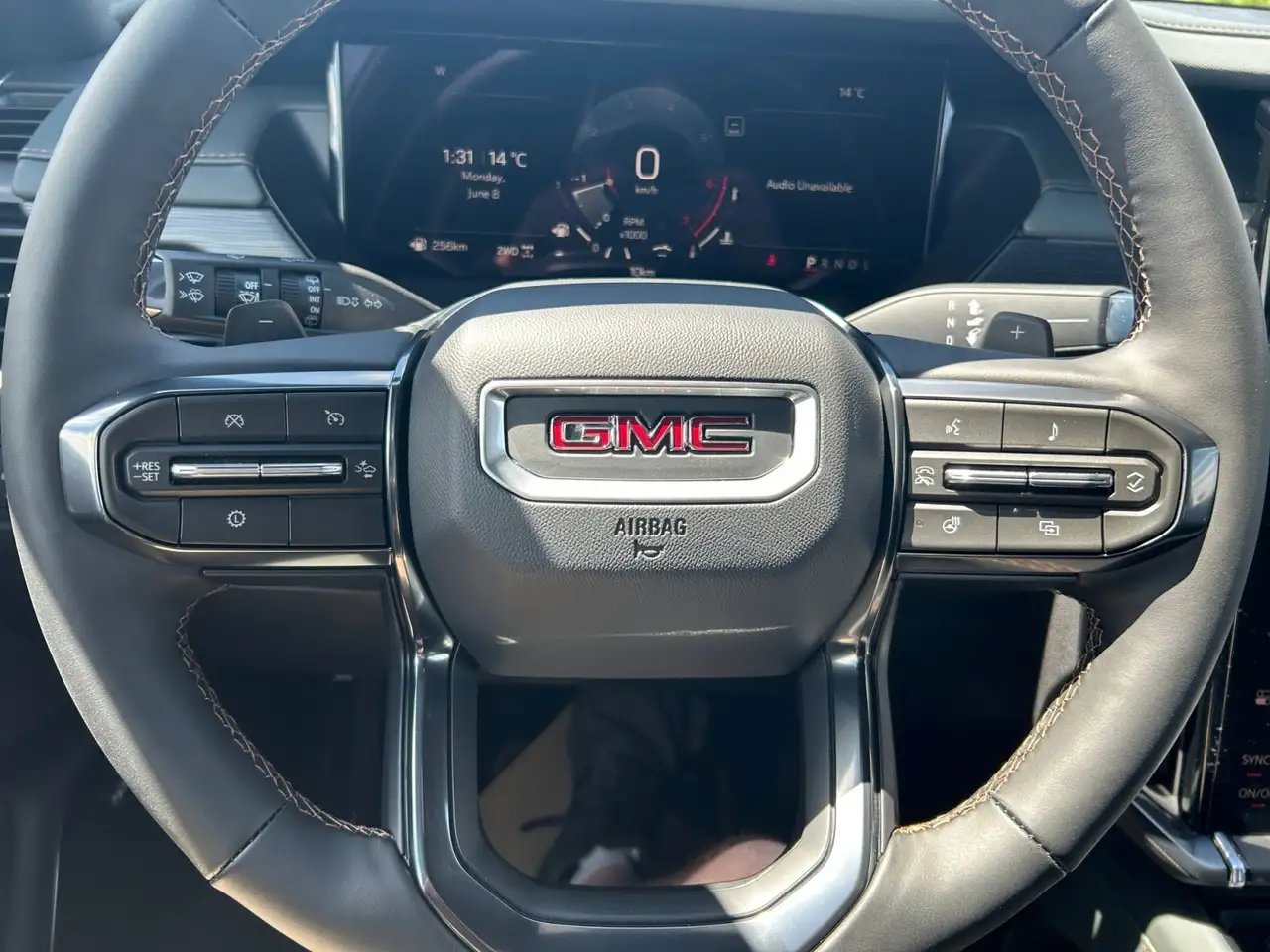 GMC Acadia снимка GMC Acadia
