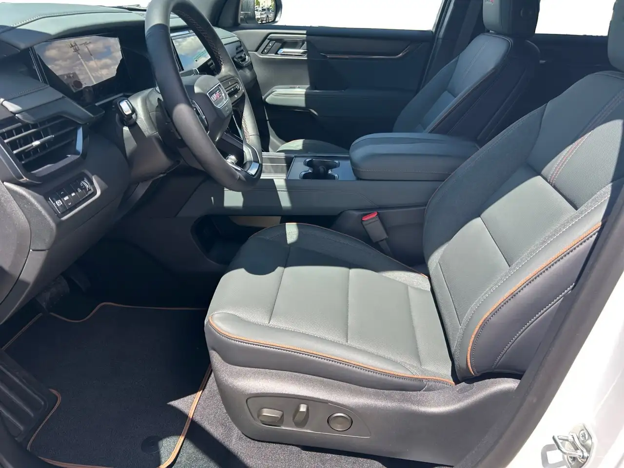 GMC Acadia снимка GMC Acadia